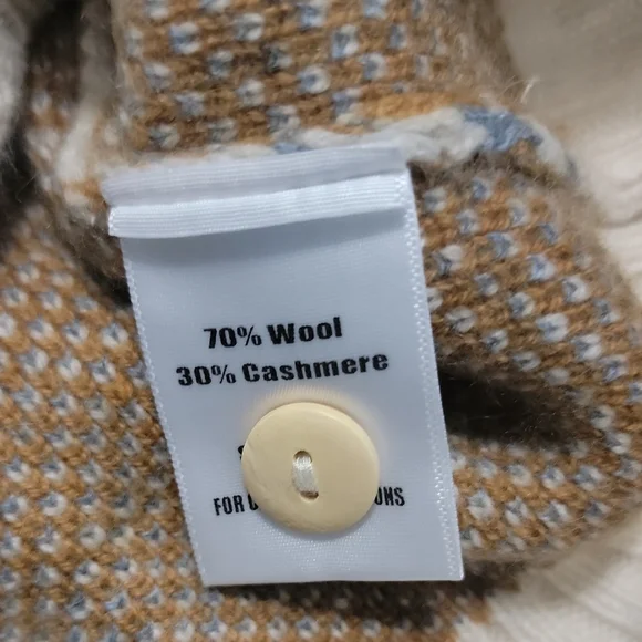 Nwt MAREA Women's Cream and Gold Floral Cardigan - Picture 2 of 6